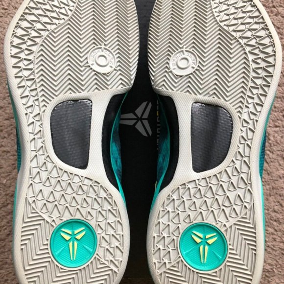 Size 10 - Nike Kobe 8 Supernatural low top men's blue ball shoes 587551-373 - Picture 6 of 7